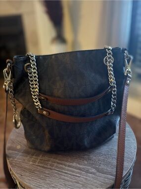 Michael Kors Jet Set Chain Shoulder Medium Tote